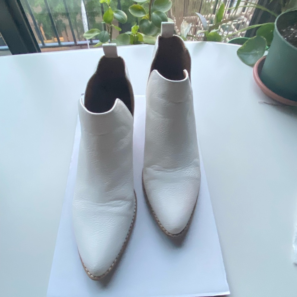 BEAST FASHION White Snake Patterned Pleather Ankle Booties